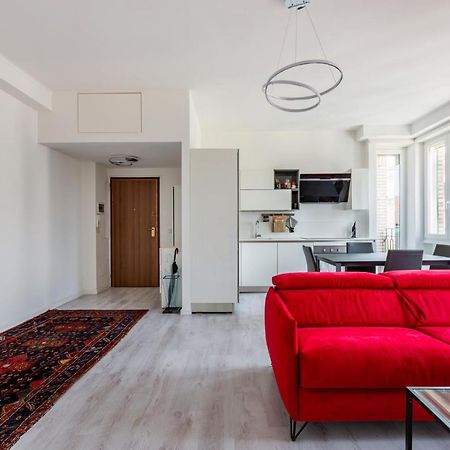 Garibaldi & Gae Aulenti Modern Apt With Private Parking! Милано Екстериор снимка