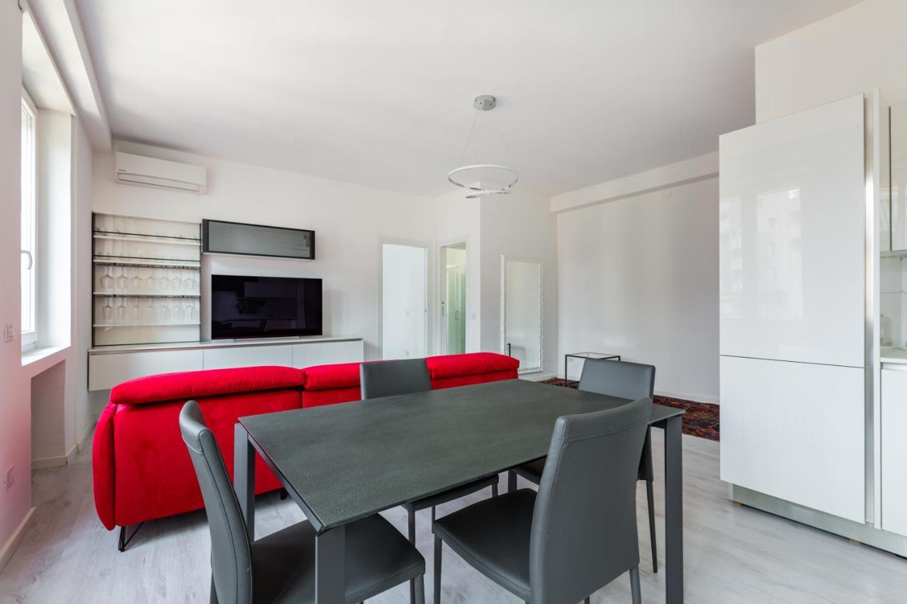 Garibaldi & Gae Aulenti Modern Apt With Private Parking! Милано Екстериор снимка